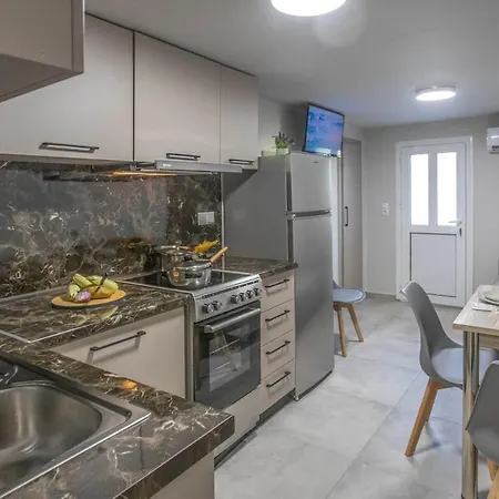 Samprinos Apartament *